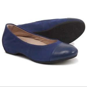 Dansko Lisanne Milled Nubuck Blue Ballet Flats Women’s 7M (EUR 38)